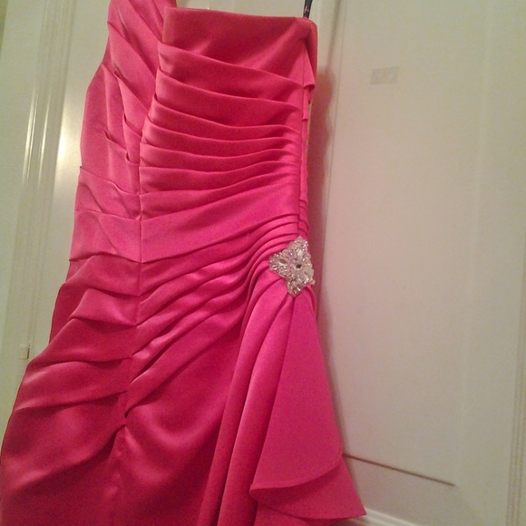 NEW SORELLO VITA  PINK SATIN ONE DRAPE SHOULDER SM - Picture 6 of 8